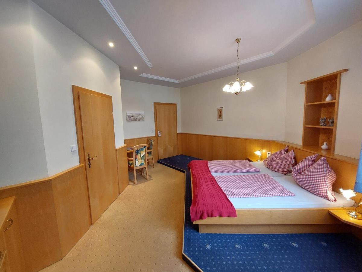 3 Raben - Leoben - Zimmer Fuer Geschaeftsreisende, Urlauber, Monteure Und Handwerker, Polski Pensjonat Austria Εξωτερικό φωτογραφία