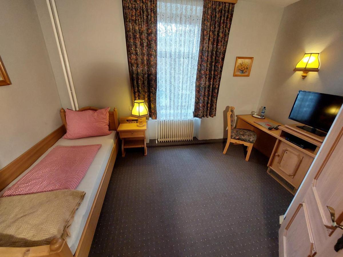 3 Raben - Leoben - Zimmer Fuer Geschaeftsreisende, Urlauber, Monteure Und Handwerker, Polski Pensjonat Austria Εξωτερικό φωτογραφία