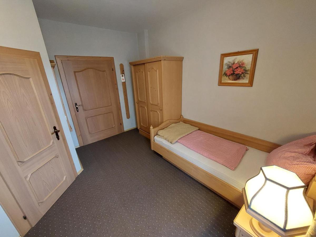 3 Raben - Leoben - Zimmer Fuer Geschaeftsreisende, Urlauber, Monteure Und Handwerker, Polski Pensjonat Austria Εξωτερικό φωτογραφία