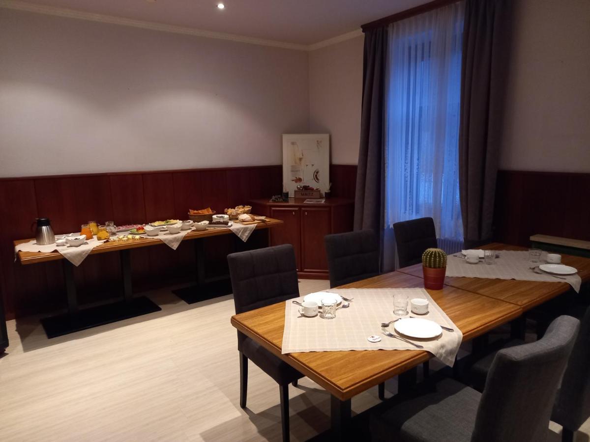 3 Raben - Leoben - Zimmer Fuer Geschaeftsreisende, Urlauber, Monteure Und Handwerker, Polski Pensjonat Austria Εξωτερικό φωτογραφία